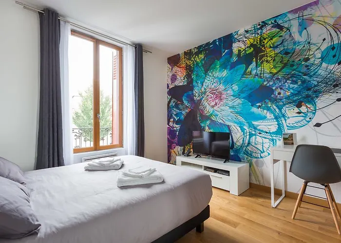The Pearl فيتري سور سين